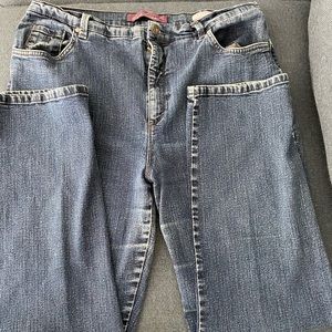 Gloria Vanderbilt Classic Amanda Jeans. Size 18. Like new.
